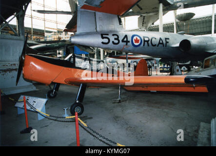 15004353 - de havilland canada dhc1 chipmunk t20 p-130 12-130 36948150753 o Stock Photo