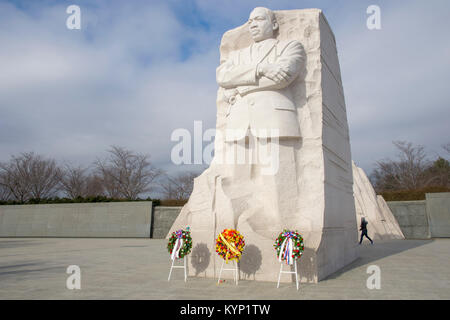 Washington, United States. 15th Jan, 2018. Visitors on a cold winter's day at the Martin Luther King, Jr. Memorial in Washington, DC, on Martin Luther King, Jr. National Holiday, January 15, 2018. Credit: Tim Brown/Alamy Live News Stock Photo