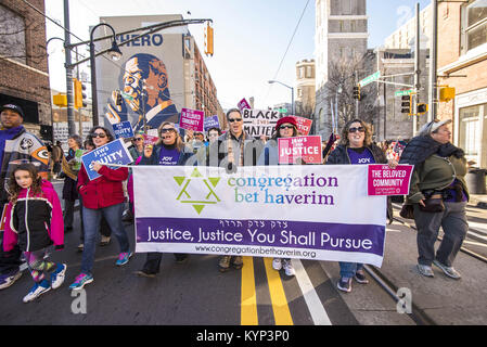 Atlanta, USA. 15th Jan, 2018. Thousands of people gathered in Atlanta for the annual MLK Day march which celebrates the life of Dr. Martin Luther King Jr. 15th Jan, 2018. Credit: Steve Eberhardt/ZUMA Wire/Alamy Live News Stock Photo