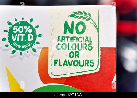 No artificial colours or flavours marketing slogan on a pack of kellogs cornflakes Stock Photo