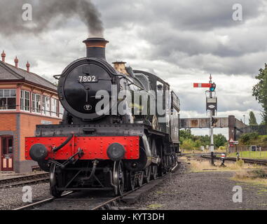 Great Western Locomotive Bradley Manor runs into Kidderminster station Stock Photo