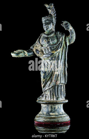 The symbol of Rome- Etruscan bronze statue of the capitoline she-wolf ...