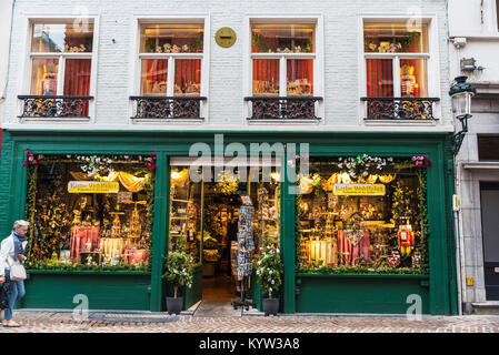 Bruges, Belgium, - August 31, 2017: Souvenir store with people around in the medieval city of Bruges, Belgium Stock Photo