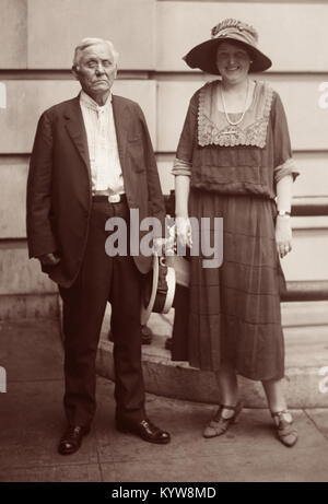 Asa Griggs Candler (1851-1929), Coca-Cola Company founder, and his wife Lucy Elizabeth Howard in a 1923 photograph. (USA) Stock Photo