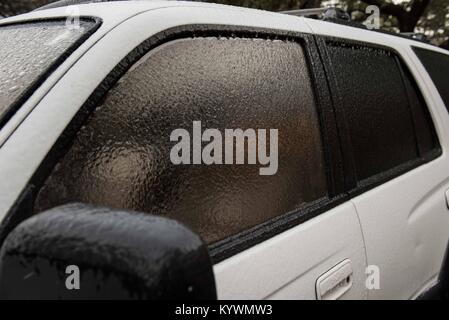 Austin, Texas, USA. 16th Jan, 2018. Car doors in Austin, Texas freeze shut in the latest cold front on January 16, 2018. This is the third hard freeze and or snow this winter. Credit: Deleigh Hermes/ZUMA Wire/Alamy Live News Stock Photo