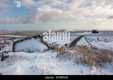 UK Weather: Ilkley, West Yorkshire, UK. 17th Jan, 2018. Snow on Burley Moor makes for picturesque countryside winter walking conditions with views over to the Chevin. Credit: Rebecca Cole/Alamy Live News Stock Photo