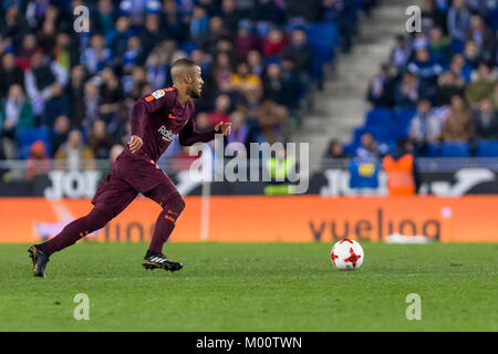 Barcelona, Spain. 17th Jan, 2018. FC Barcelona midfielder Rafinha (12) during the match between RCD Espanyol v FC Barcelona, for the round of 8(1st leg) of the King's cup, played at RCDE Stadium on 17th January 2018 in Barcelona, Spain. Credit: Gtres Información más Comuniación on line, S.L./Alamy Live News Stock Photo