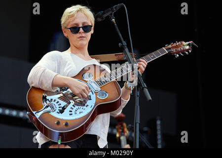 Laura beatrice marling hi res stock photography and images Alamy