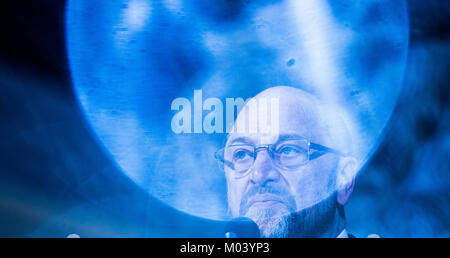 Berlin, Germany. 18th Jan, 2018. Martin Schulz, leader of the German Social Democratic Party, talks during a press conference at the SPD headquarters (Willy-Brandt-Haus) in Berlin, Germany, 18 January 2018. The Social Democrats are discussing the possibility of forming a government with the Christian Democrats during a special party conference. Credit: Michael Kappeler/dpa/Alamy Live News Stock Photo