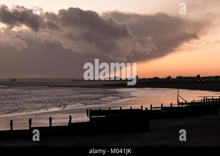 Beachlands, Hayling Island. 18th January 2018. Severe gales and torrential downpours hit the south coast today as Storm Fionn made landfall. Cumulonimbus storm clouds at Beachlands on Hayling Island in Hampshire. Credit: james jagger/Alamy Live News Stock Photo