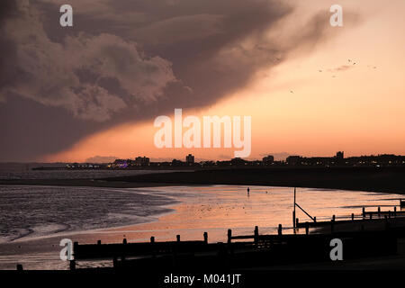 Beachlands, Hayling Island. 18th January 2018. Severe gales and torrential downpours hit the south coast today as Storm Fionn made landfall. Cumulonimbus storm clouds at Beachlands on Hayling Island in Hampshire. Credit: james jagger/Alamy Live News Stock Photo