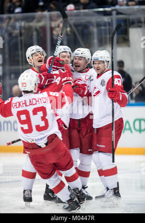 Moscow. 18th Jan, 2018. Players of Spartak celebrate during the 2017-2018 Kontinental Hockey League (KHL) game between HC Dynamo M and Spartak in Moscow, Russia on Jan. 18, 2018. Spartak won 5-4. Credit: Wu Zhuang/Xinhua/Alamy Live News Stock Photo