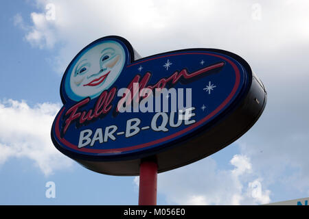 Full Moon Bar-b-que signs in Tuscaloosa, Alabama Stock Photo