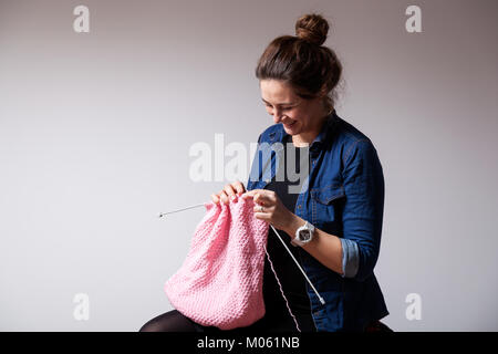 Indian young pregnant woman posing in a sari in the room, Mumbai, India  Stock Photo - Alamy