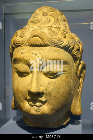 Buddha head, China, late Tang dynasty, 10th century AD, or Song dynasty, 960-1279 AD, stone - Fitchburg Art Museum - DSC08725 Stock Photo