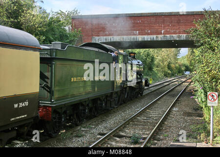 GWR Steam Locomotive No. 5029 Nunney Castle goes through Wilmscote, 23rd August 2009 with the Shakespeare Express - Wilmscote, United Kingdom Stock Photo