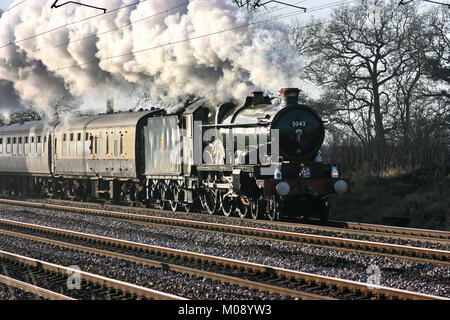 GWR Castle Steam Locomotive No. 5043 Earl of Mount Edgcumbe at Copmanthorpe on 12th December 2009 - Copmanthorpe, York, UK Stock Photo