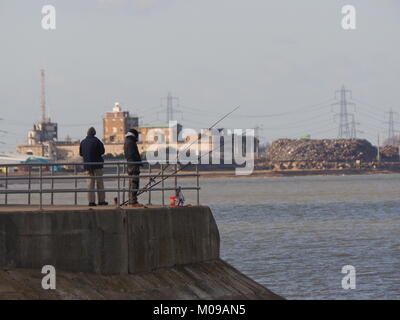 Sheerness, Kent, UK. 19th Jan, 2018. UK Weather: a bright, sunny and cold day in Sheerness. Credit: James Bell/Alamy Live News Stock Photo