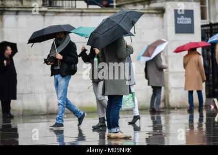 Trafalgar Square, London, UK. 20th Jan, 2018. Rainy Saturday in central London. Credit: Matthew Chattle/Alamy Live News Stock Photo