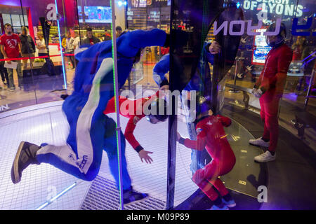 Bron, France. 20th Jan, 2018. A picture shows people seen at I-Fly, in Bron (Central-Eastern France) on January 20, 2018, as they attend Lyons Clash Indoor skydiving International Competition. The Clash of Lyons will be the first 1st Indoor Skydiving International Competition in France. Credit: Serge Mouraret/Alamy Live News Stock Photo