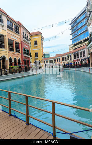 Manila, Philippines. 17th January 2018. Venice Piazza Grand Canal Mall, Bonifacio Global City, Taguig. Stock Photo