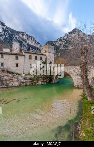 Abbazia di San Vittore alle Chiuse (Italy) - A medieval village in stone with catholic abbey in the municipal og Genga, Marche region, beside Frasassi Stock Photo