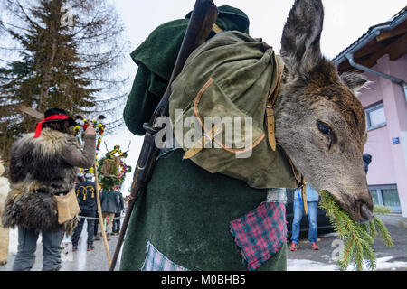 Bad Hofgastein: Perchtenlauf (Percht Perchten mask procession): Wilderer (poacher), Pongau, Salzburg, Austria Stock Photo