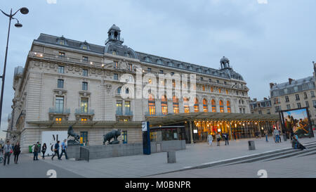 Paris, France - September 12, 2013: People in front of the booking offices of Musee d'Orsay. Opened in 1986, the museum houses the largest collection  Stock Photo