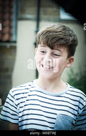 https://l450v.alamy.com/450v/m0btwj/ten-year-old-dark-haired-boy-on-holiday-in-the-uk-facing-the-camera-m0btwj.jpg