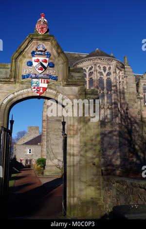 New Kings 1912 Lecture Building and Arch Gateway, University of Aberdeen Campus, Old Aberdeen. Aberdeen Scotland, UK. Stock Photo