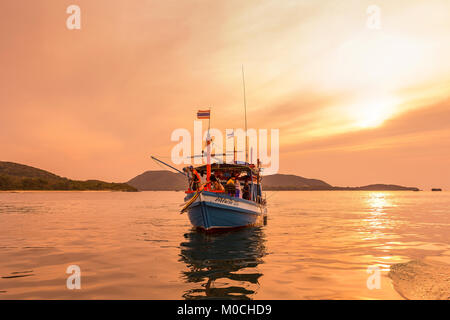 CHONBURI THAILAND - JANUARY 14: fisherman work and travel by fisherman boat with fishing rod and fisherman gears on JANUARY 14, 2018 at SAMAE SAN Stock Photo