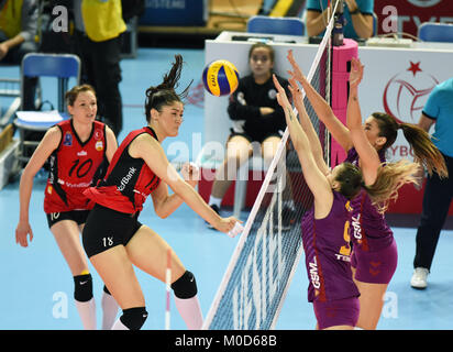 Istanbul, Turkey. 20th Jan, 2018. Vakifbank's Zehra Gunes (2nd L) spikes during the 2017/2018 Turkish Women Volleyball League match between Galatasaray and Vakifbank in Istanbul, Turkey, on Jan. 20, 2018. Vakifbank won 3-1. Credit: He Canling/Xinhua/Alamy Live News Stock Photo