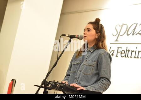 Naples, Italy. 20th Jan, 2018. Italian singer Francesca Michielin perform in a mini live and present of her new album '2040' at LaFeltrinelli Bookshop of Napoli. Credit: Paola Visone/Pacific Press/Alamy Live News Stock Photo