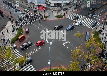 31.12.2017, Tokyo, Japan, Asia - A view of an intersection in Tokyo as seen from the Tokyu Plaza Omotesando in Harajuku. Stock Photo