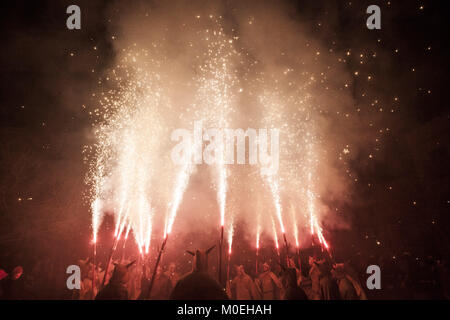 Vilaseca, Catalonia, Spain. 20th Jan, 2018. Participants of the ''Ball de Diables'', with costumes and fireworks during the celebrations of the ''Nit del Foc'', night of fire, in the Vilaseca village, Spain. Credit: Celestino Arce/ZUMA Wire/Alamy Live News Stock Photo