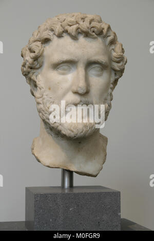 Marble portrait of the emperor Antoninus Pius Roman AD 138-161. Close up details, The Metropolitan Museum of Art (The Met), Upper Manhattan, New York  Stock Photo