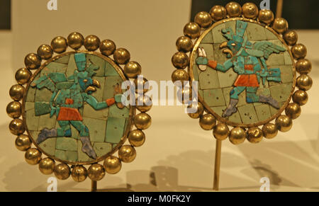 Pair of Ear flares, Peru, Moche, 3rd-7th century. Hammered gold, turquoise, sodalite and shell inlay, The Metropolitan Museum of Art (The Met), Upper  Stock Photo