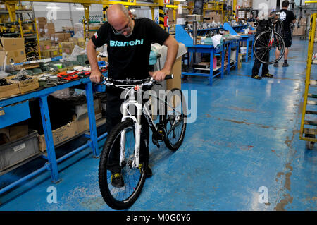 Industry 'Biciclette Bianchi' factory - Assembly line of various models of bicycles - Treviglio - Italy    Credit © Marco Vacca/Sintesi/Sintesi/Alamy  Stock Photo