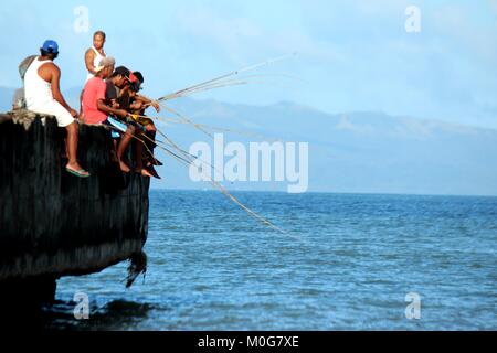 Philippines. 21st Jan, 2018. Bicolanos enjoyed fishing at the top of duck area of Nato Port in Sangay, Camarines Surprovince of Bicol (Southern province of Luzon) on Jan. 21, 2018. Credit: Gregorio B. Dantes Jr./Pacific Press/Alamy Live News Stock Photo