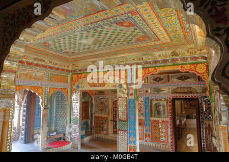 JAISALMER, RAJASTHAN, INDIA - DECEMBER 19, 2017: Mirrored room inside Kothari's Patawa ki Haveli Museum Stock Photo