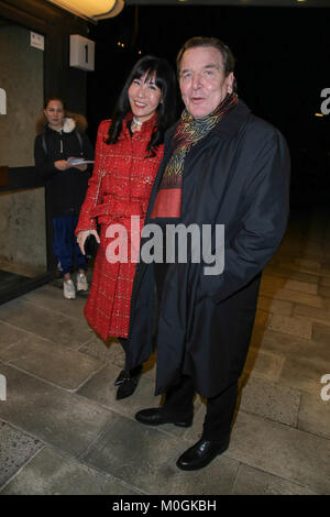 Berlin, Germany. 21st Jan, 2018. EXCLUSIVE: Former German Chancellor Gerhard Schroeder with his partner Soyeon Kim on 21.01.2018 at the Philharmonie in Berlin. The former SPD chancellor showed his new South Korean partner the German capital this weekend. Credit: Gerald Matzka/dpa-Zentralbild/ZB | usage worldwide/dpa/Alamy Live News Stock Photo