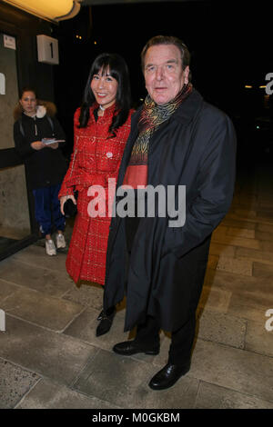 Berlin, Germany. 21st Jan, 2018. EXCLUSIVE: Former German Chancellor Gerhard Schroeder with his partner Soyeon Kim on 21.01.2018 at the Philharmonie in Berlin. The former SPD chancellor showed his new South Korean partner the German capital this weekend. Credit: Gerald Matzka/dpa-Zentralbild/ZB | usage worldwide/dpa/Alamy Live News Stock Photo