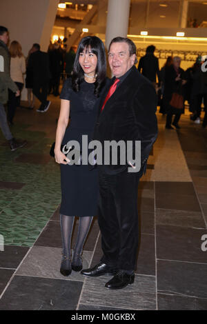 Berlin, Germany. 21st Jan, 2018. EXCLUSIVE: Former German Chancellor Gerhard Schroeder with his partner Soyeon Kim on 21.01.2018 at the Philharmonie in Berlin. The former SPD chancellor showed his new South Korean partner the German capital this weekend. Credit: Gerald Matzka/dpa-Zentralbild/ZB | usage worldwide/dpa/Alamy Live News Stock Photo