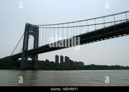 The George Washington Bridge, (AKA GWB, GW, George), Hudson River, Manhattan/New Jersey, New York City, New York State, USA. Stock Photo