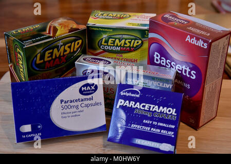 A selection of cold and flu remedies. Including  Paracetamol tablets, multivitamins  and Lemsip Max Stock Photo