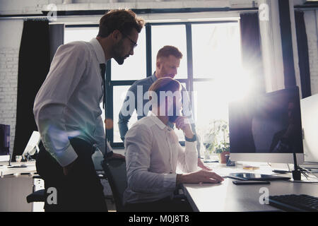 Businessperson in office connected on internet network. concept of partnership and teamwork Stock Photo