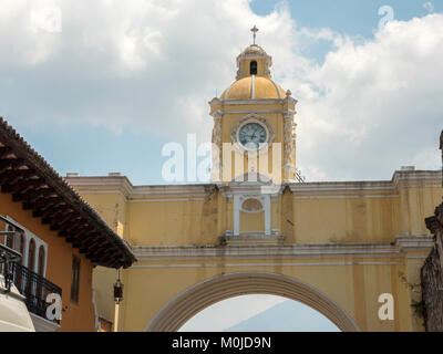 The Santa Catalina Arch On 5th Avenue In La Antigua Guatemala, Guatemala Built As A Bridge , To Connect Two Convents Stock Photo