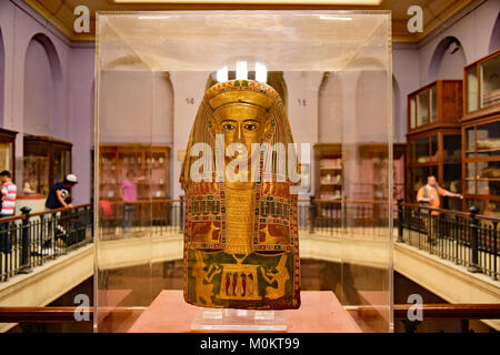 Egyptian gold funeral casket/mask, Cairo Museum, Cairo, Egypt. Stock Photo