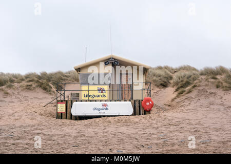 Constantine Bay Royal National Lifeguard Institute RNLI Hut, near Padstow Stock Photo