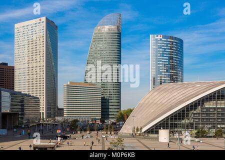 France,Hauts de Seine,La Defense,the buildings of the business district and the dome of the CNIT Stock Photo